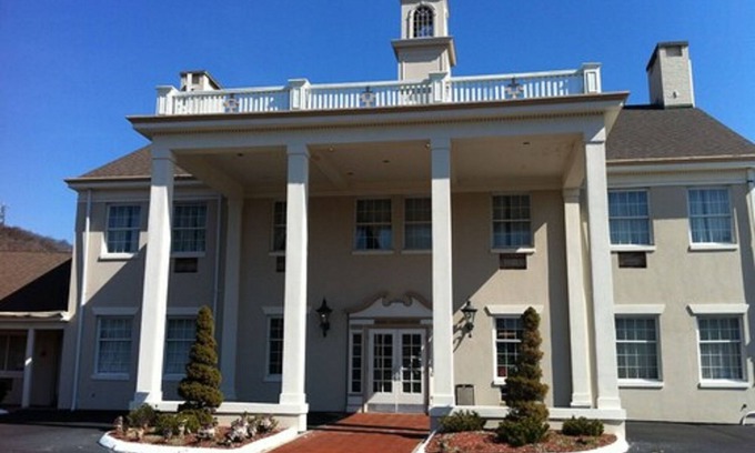 West New Haven Hotel | Budget-Friendly Stay at New Haven Inn with Breakfast Included