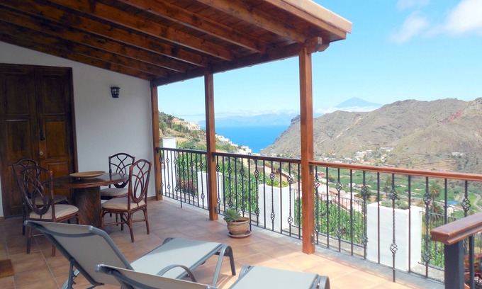 Hermigua House | Idyllic Holiday Cottage in Hermigua with Ocean Views