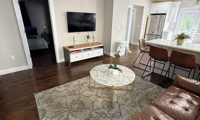Vauxhall Apartment | New HOME 4 Br 25 min to NYC & 10 min to EWR