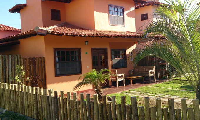 Praia Rasa House | Pet-Friendly Retreat with Pool & BBQ, Rated 9.8/10