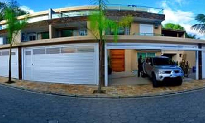 Juquehy House | Ideal Beachside Retreat with Ocean Views and Pool Access