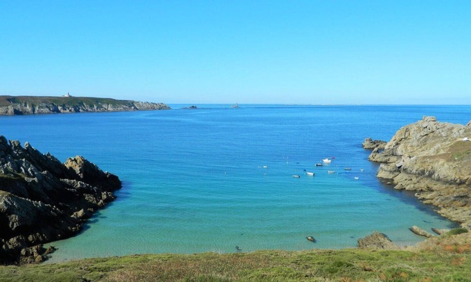 Pont-Croix Cottage | new house, beach at 5 minutes, 3 bedrooms, large garden, terrace, bike provided.