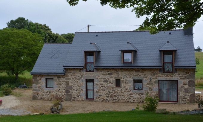 Saint-Gilles-Pligeaux House | Serene Countryside Retreat with Pool and Lake View