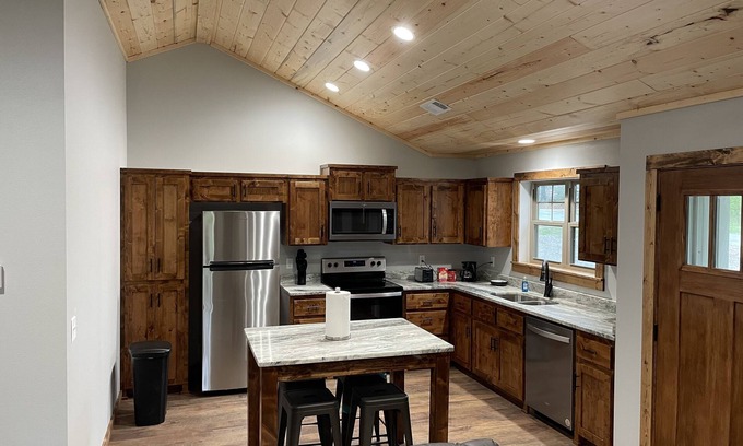 Amity House | Guest Rated 10/10: New House Near Lake Greeson Awaits