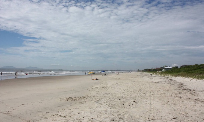 Itapoa House | Beachside Retreat with WiFi & Ocean View – 10/10 Rating!
