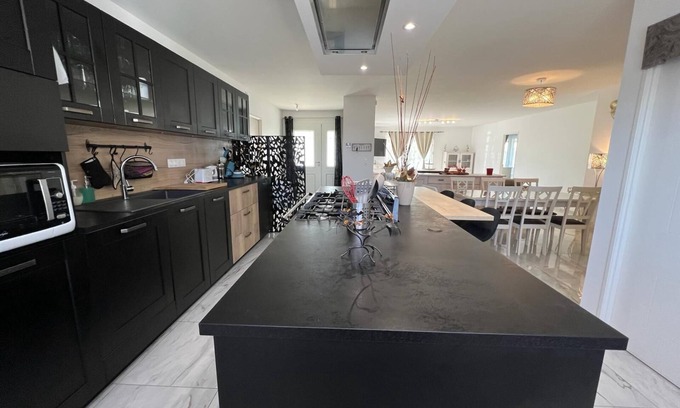 Fresnes Bed & Breakfast | Exceptional Stay at New House: Zoo et Châteaux for 11 Guests