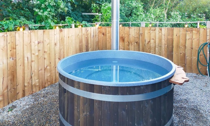 Crimdon Cottage | Quirky Oceanfront Pod with Spa and Hot Tub Retreat