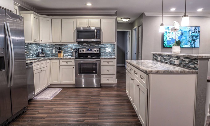 Pinellas Park House | Inviting Pool Home in Pinellas Park Near Beautiful Beaches