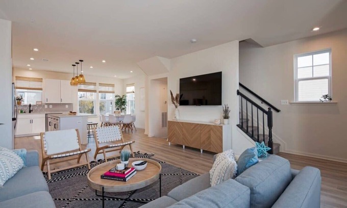 Cambridge House | Unforgettable Chesapeake Getaway in 3-Bedroom Townhome