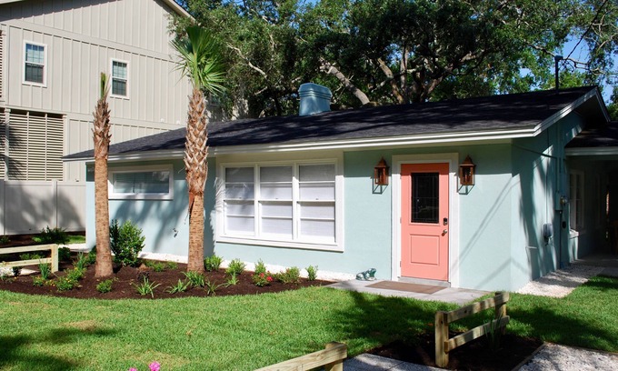 Saint Simons Island House | Relaxing Beach House Steps from Ocean with Top Amenities