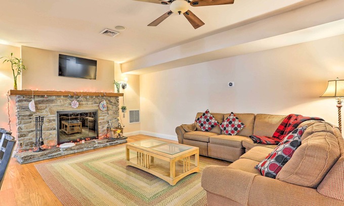 Haskell Apartment | Explore New Jersey Abode: Steps from the Statue of Liberty