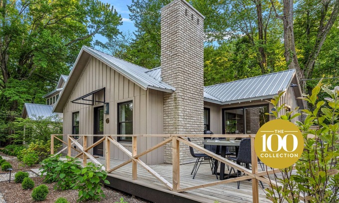 Union Pier House | Experience The Moss: Beachside Townie Cottage Escape
