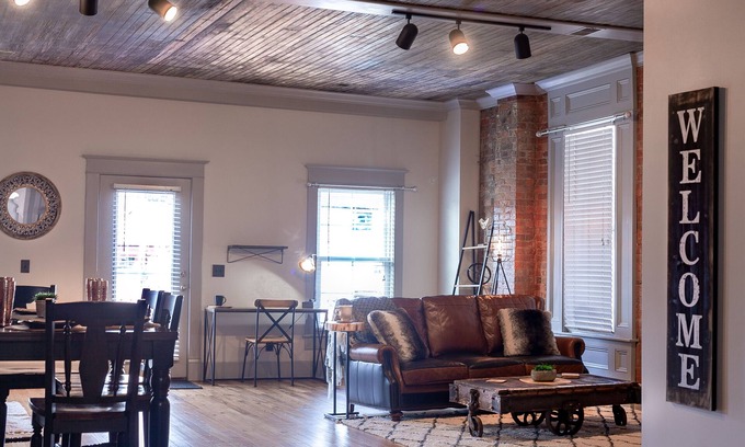 Elizabethtown Condo | Experience Kentucky Industrial Bourbon Loft with Breakfast!
