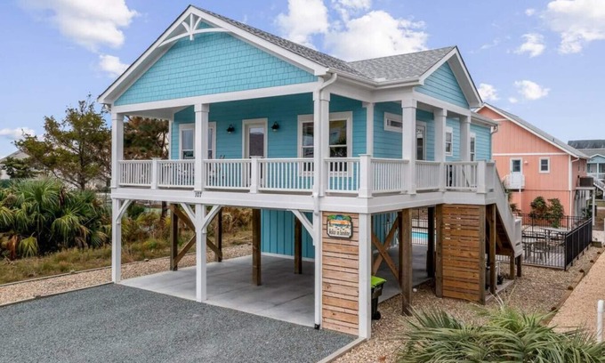 Holden Beach House | Family-Friendly Cottage with Pool & Oceanfront Bliss