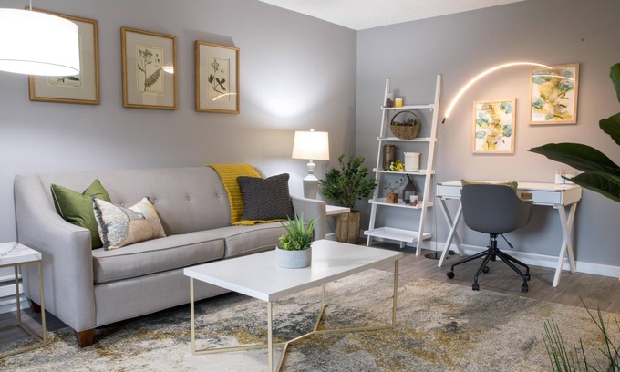 Beaverton Apartment | Comfortable Garden Apartment with King Bed & 4K TVs