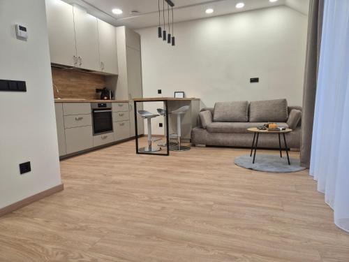 Kaunas Apartment | New Kreves apartment & Free parking & Self check-in
