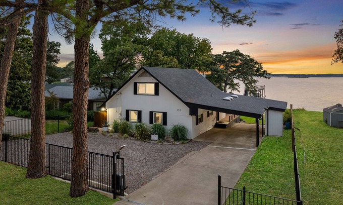 Gun Barrel City House | NEW! Lakefront Stunner