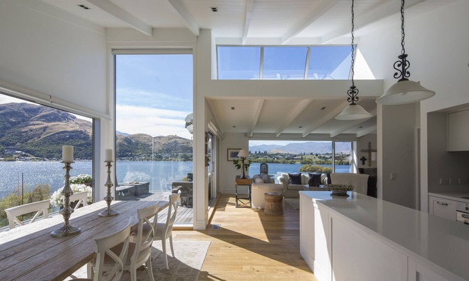 Kelvin Heights House | Idyllic Lakeside Retreat with Hot Tub & Mountain Views