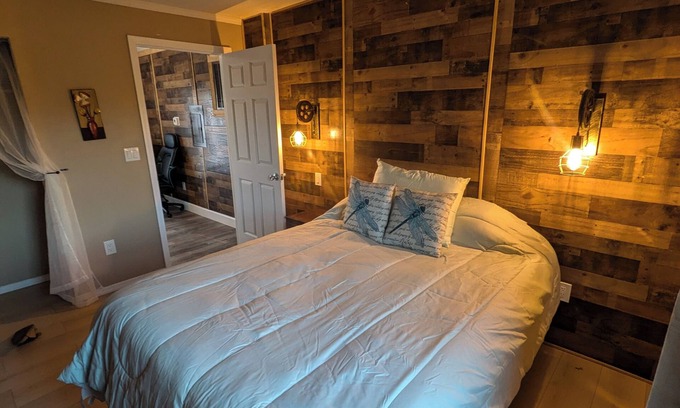 Braden River Cottage | New-Lakewood Ranch/Private Cottage & Pool/Boat Guide for Lake boating