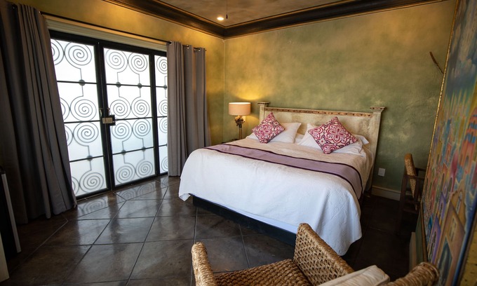 Ajijic Hotel | Exceptional Ajijic Lake Front Suite with Pool & Breakfast