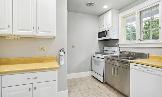 Champaign House | New Listing! Amazing 2-bedroom wheelchair accessible house in fabulous Champaign