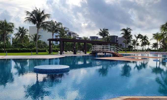 Puerto Juarez Condo | Coastal Escape: Condo with Private Beach Access & Pool