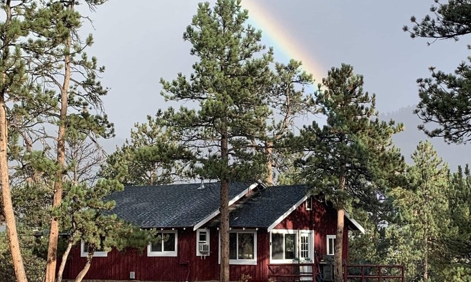Estes Park House | Renovated Cabin Retreat: Top-Rated, Family-Friendly Stay
