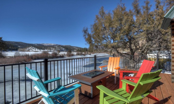 Rio Vista Estates House | Discover a Cozy Cabin with River Access and Pet-Friendly Perks