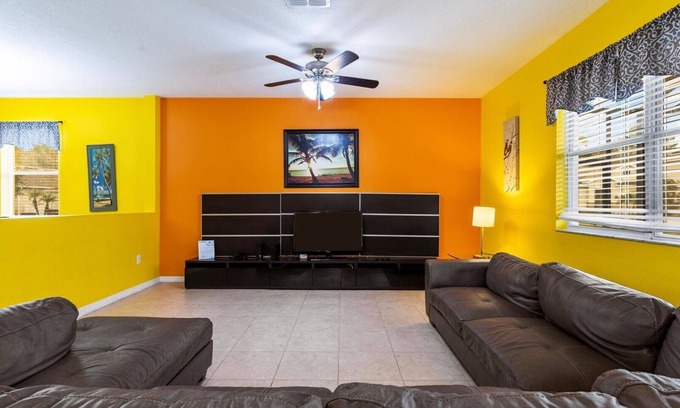 Crystal Cove House | Discover Crystal Cove Resort: Close to Disney & Universal