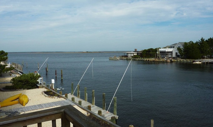 Harvey Cedars House | Discover Harvey Cedars Waterfront 6 Bdrm Beach House