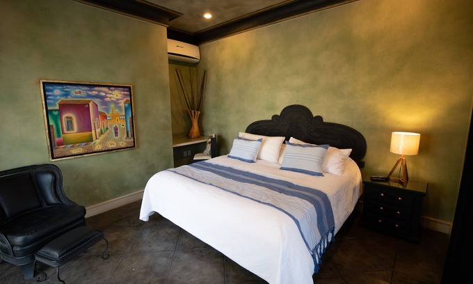 Ajijic Hotel | Idyllic Lake Front Suite with Pool – Guest Rated 10/10!
