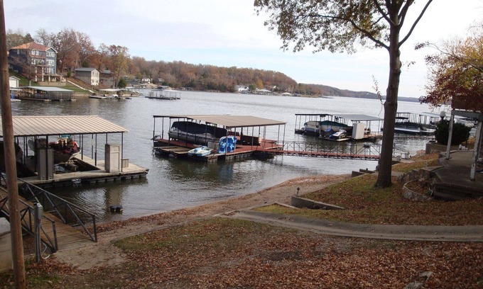 Sunrise Beach Cabin | Lake View Cabin Near Captain Ron's - Guest Rated 10/10