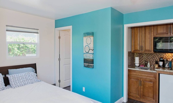 Castro Valley Apartment | Private Inlaw Studio with Lake View and Spa near SF