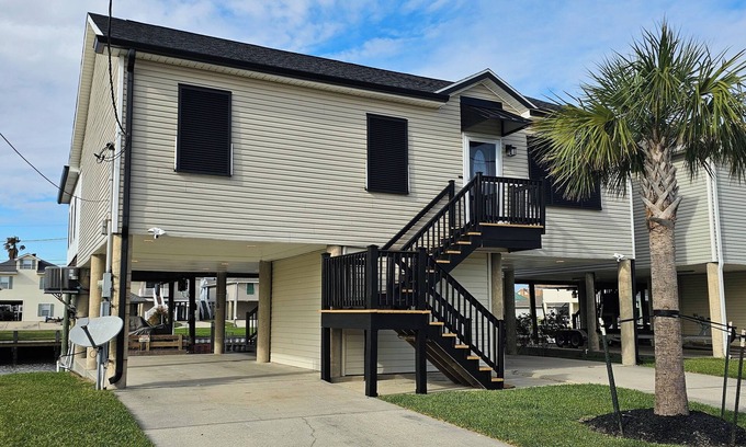 Barataria House | New Waterfront Retreat: Perfect for Fishing and Family Fun