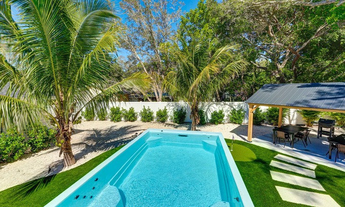 South Bradenton House | Relaxing Oasis: Fully Furnished, Family-Friendly Retreat