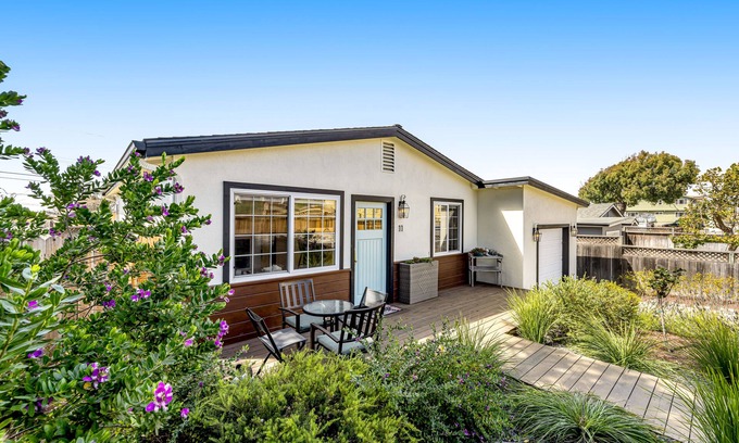 Seaside House | New listing! Stylish, completely updated getaway w/ a full, modern kitchen