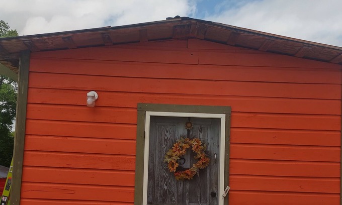 Ronda Cabin | NEW LISTING! THE ORANGE POPSICLE (Studio Cabin) - Handicap accessible by RedAwning