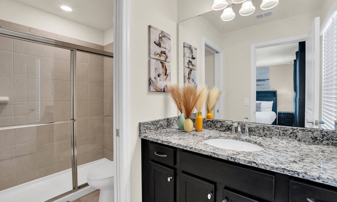 Davenport House | Inviting Windsor Island Retreat Near Disney and Universal
