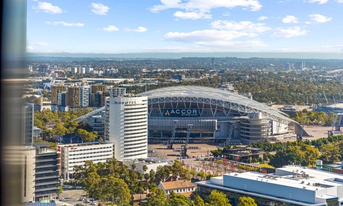 Sydney Olympic Park Apartment | Prime 2 Bedroom Apartment in Olympic Park - Rated 10/10!