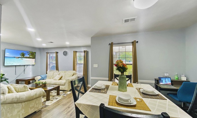 Evans House | Cozy Cottage Retreat with Fireplace Near Augusta - Rated 9.8