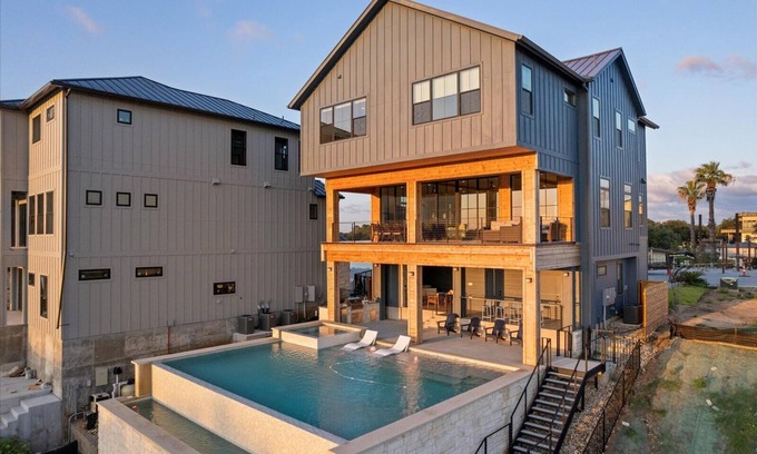 Granite Shoals House | NEW Luxe LBJ Lakefront w/sunset views, pool & hot tub; perfect for large gatherings!