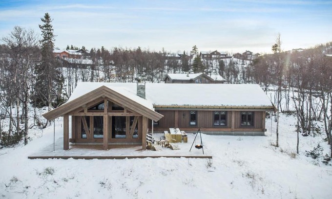 Hol Municipality Ski Chalet | New Luxury Cabin in Geilo with Hot Tub & Top Ratings