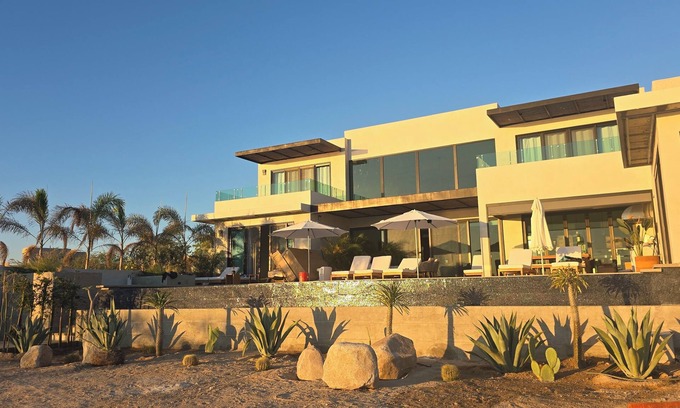 El Sargento House | New Luxurious Pool Pickleball Jacuzzi Cold Plunge, Sauna Ocean views every BDR