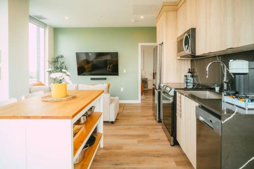 South End Apartment | Elegant 1BR Penthouse in Central Halifax - Pet Friendly Stay