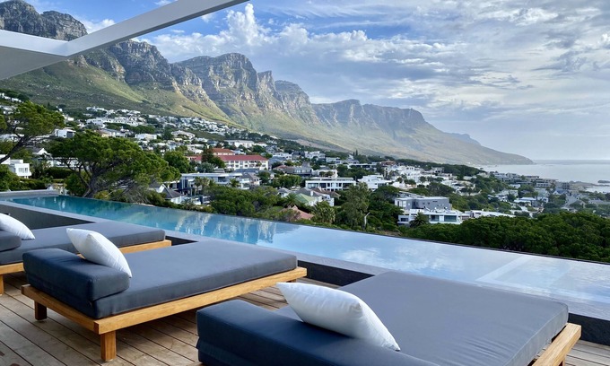 Camps Bay Villa | Elegant 6 Bedroom Villa Steps from Beach & Dining