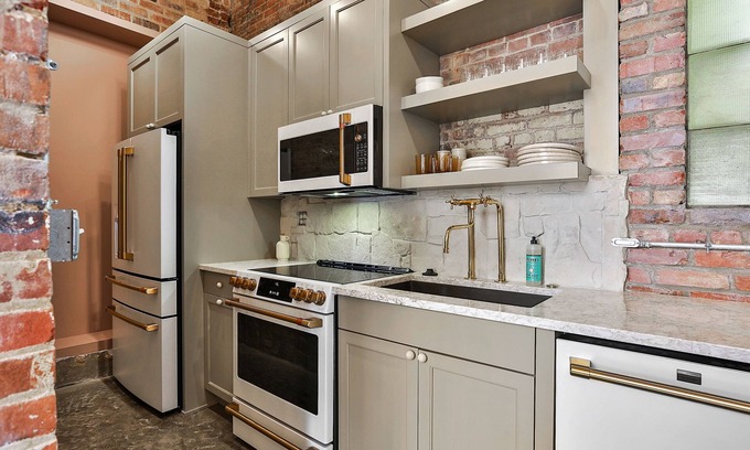 Frankfort House | Exceptional Downtown Frankfort Apartment Next to Distilleries