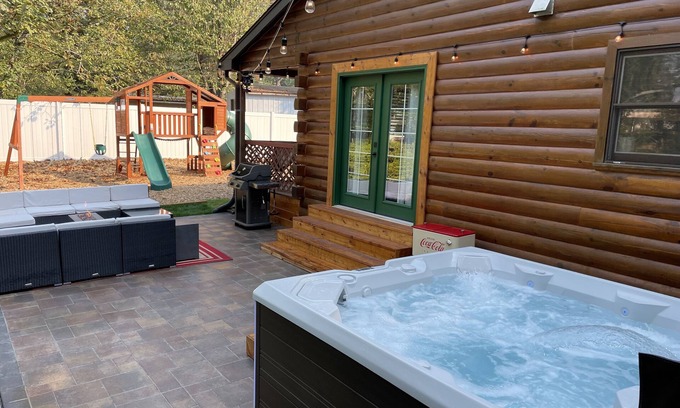May Creek Cabin | Cozy Cabin Retreat with New Hot Tub & Great Guest Rating