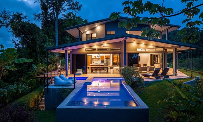 Portalon House | Oceanfront Retreat with Pool & Hot Tub - 10/10 Score