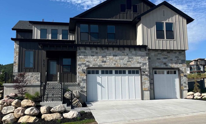 Ogden House | NEW Luxury Home super comfy By Snowbasin & Pow Mow