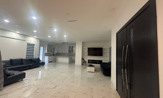 Surrey Newton House | New luxury home with a massive private backyard
